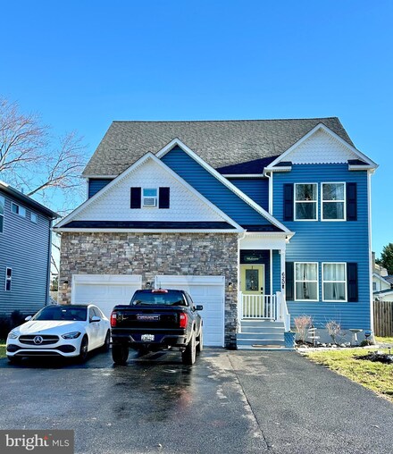 620 Charles Ave, Deale, MD 20751