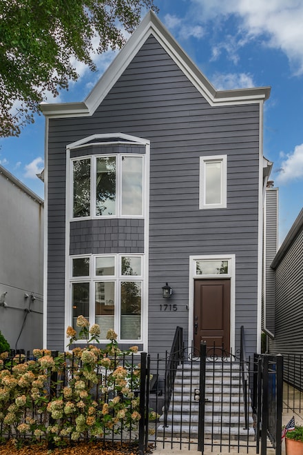1715 W Wabansia Ave, Chicago, IL 60622