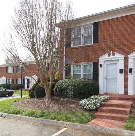 311 Salisbury St Unit 19, Kernersville, NC 27284