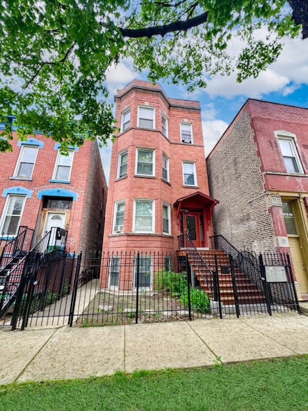 1456 N Campbell Ave, Chicago, IL 60622