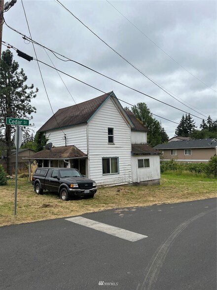 305 S 10th St, Kalama, WA 98625