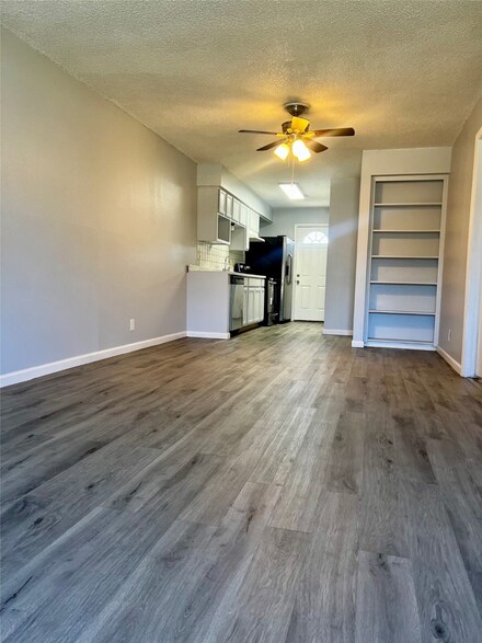 715 S 2nd St Unit 715, La Porte, TX 77571