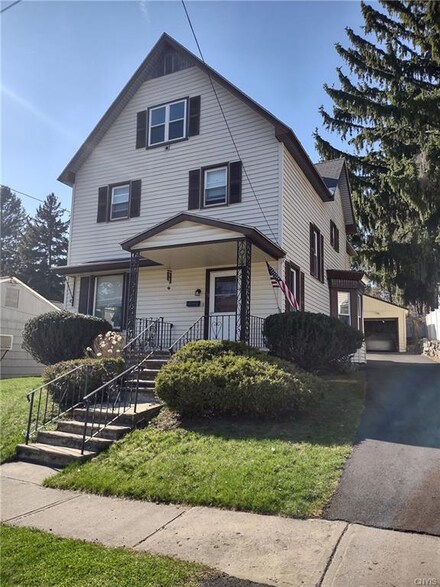 38 Arthur St, Little Falls, NY 13365