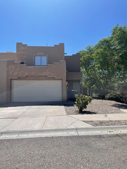 255 Hendren Ln NE, Albuquerque, NM 87123