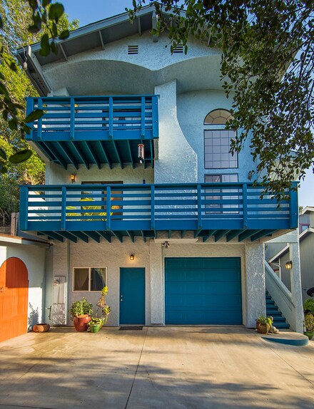 220 Mountain View St, Oak View, CA 93022