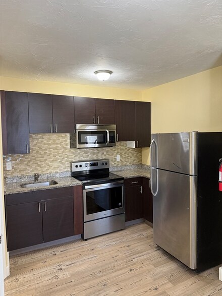 43 Leavitt St Unit 2, Brockton, MA 02301