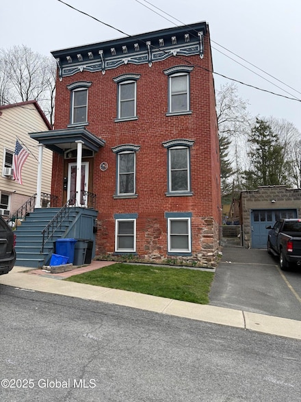 4 Lawrence St Unit 2, Rensselaer, NY 12144