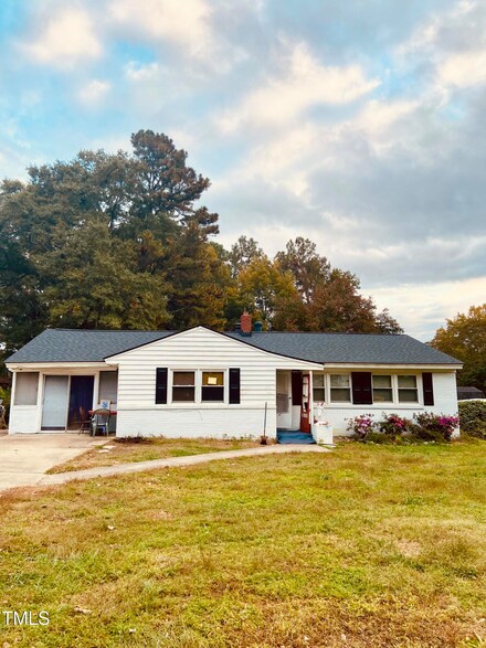 903 Phillip St, Garner, NC 27529