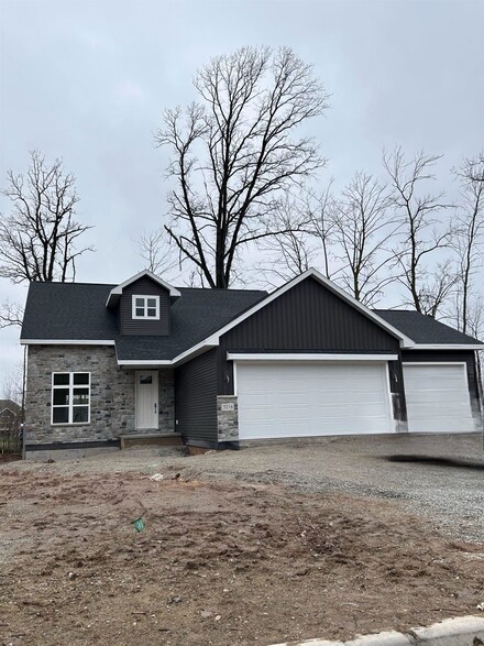 3216 Eclipse Dr, Bellevue, WI 54311