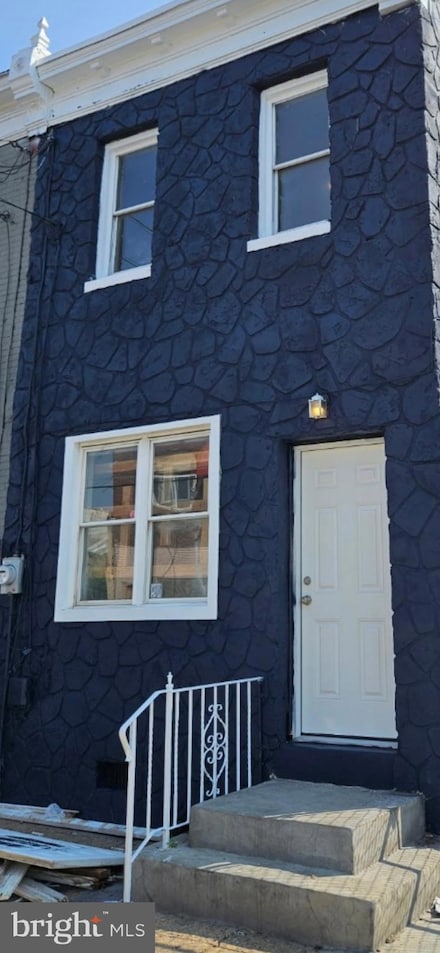 1111 Louis St, Camden, NJ 08103