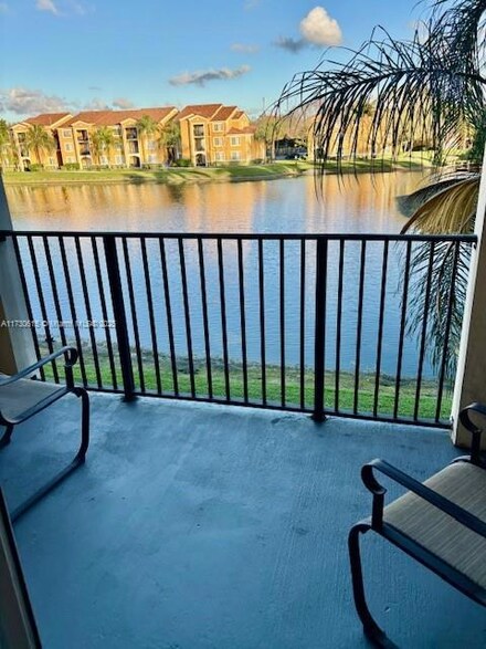 2301 W Preserve Way Unit 206, Miramar, FL 33025