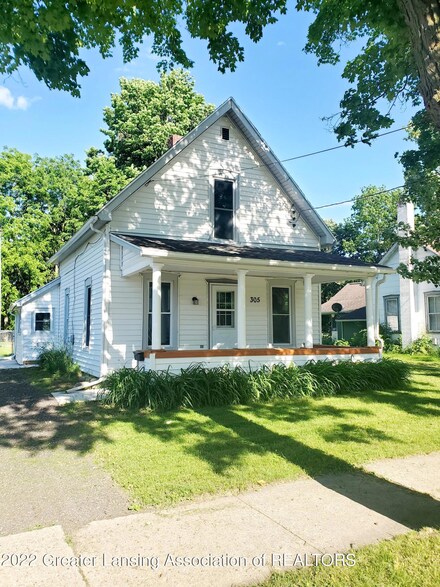 305 Pearl St, Charlotte, MI 48813