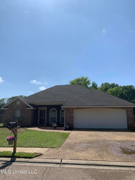 113 W Elbridge Way, Canton, MS 39046