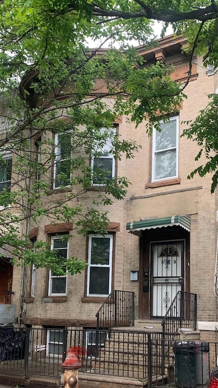 199 Lincoln Ave, Brooklyn, NY 11208