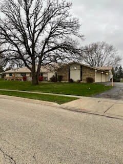 4908 W Oakwood Dr Unit D, McHenry, IL 60050