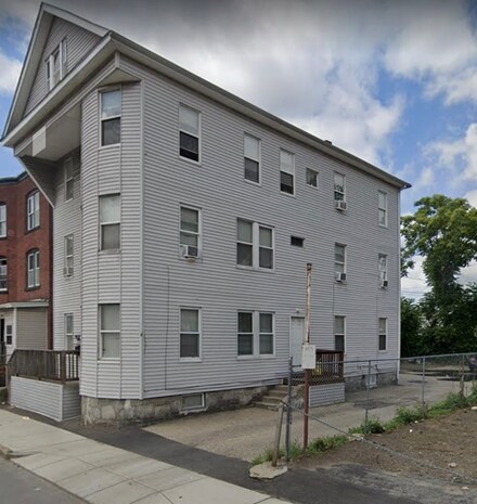 298 Harding St, Worcester, MA 01610