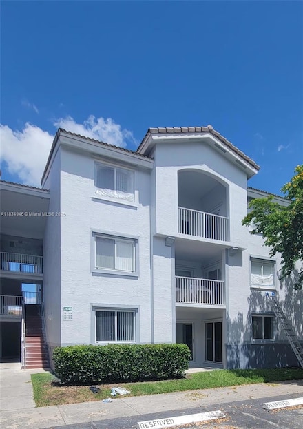 2640 S University Dr Unit 321, Davie, FL 33328