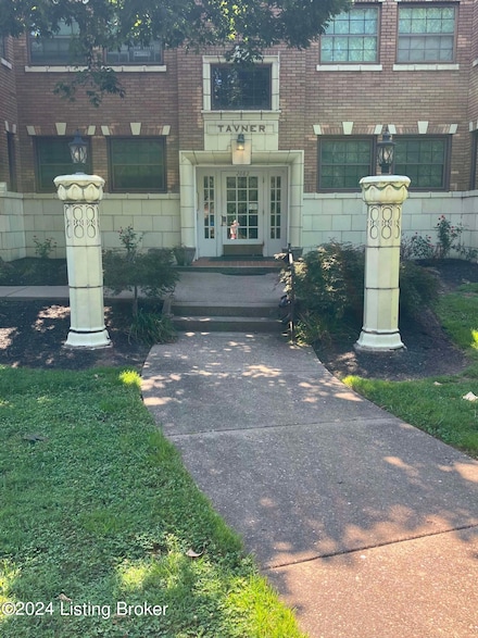2082 Douglass Blvd Unit 19, Louisville, KY 40205