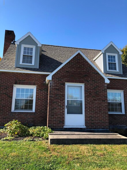 22 William St, Winfield, PA 17889