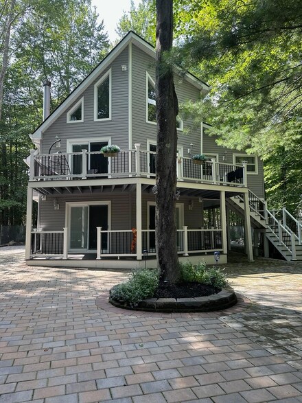 419 Quaker Ct, Pocono Lake, PA 18347