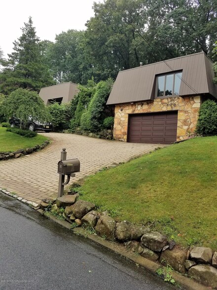 23 Milden Ave, Staten Island, NY 10301