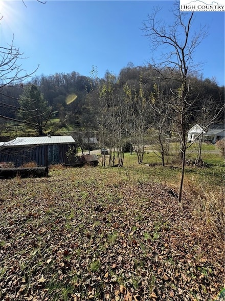 652 Isaacs Branch Rd, Sugar Grove, NC 28679