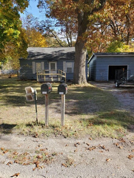 1978 Interwood St, Muskegon, MI 49442