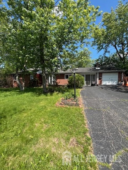 4 Woodrow Rd, Kendall Park, NJ 08824