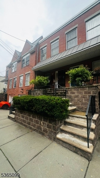20 Manning Ave Unit 2, Jersey City, NJ 07304