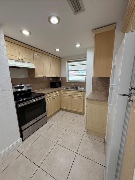 8820 Fontainebleau Blvd Unit 403, Miami, FL 33172