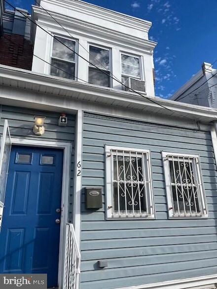 62 S 30th St, Camden, NJ 08105