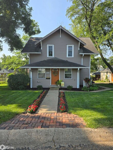 410 Rosenberger Ave, Oskaloosa, IA 52577