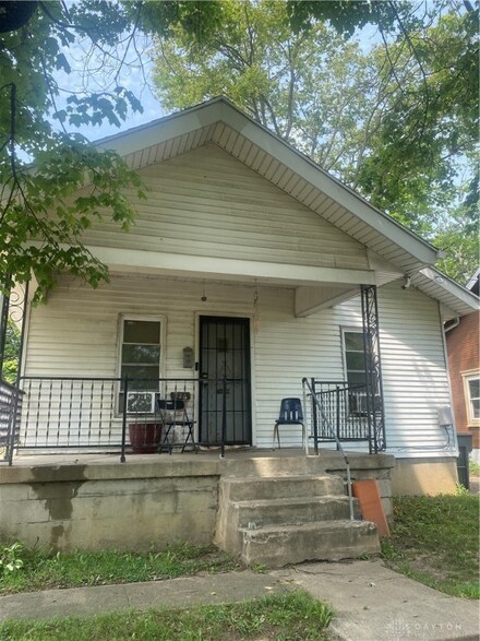 225 N Ardmore Ave, Dayton, OH 45417