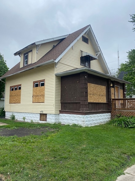 945 E Hickory St, Kankakee, IL 60901
