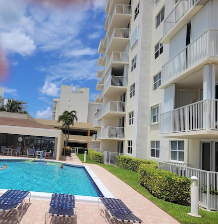 3540 S Ocean Blvd, Palm Beach, FL 33480