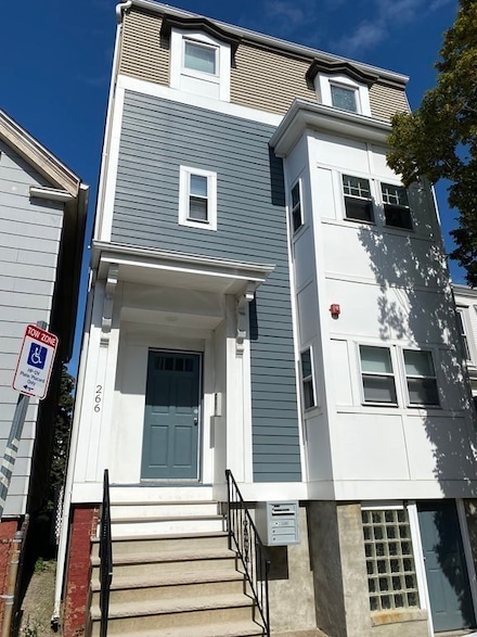 266 Lexington St Unit 2, Boston, MA 02128