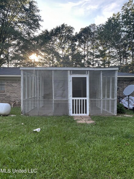 319 Pine Rd, Carthage, MS 39051