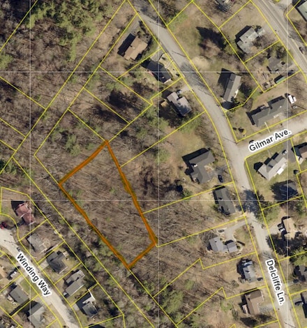 18 Glenview Ave, Lewiston, ME 04240