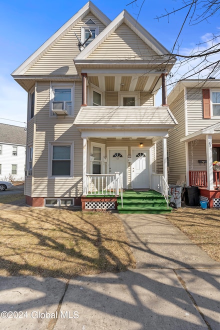 425 Arthur St, Schenectady, NY 12306