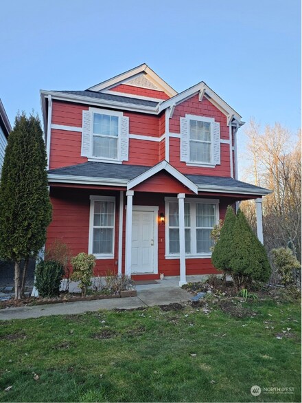 739 115th St E, Tacoma, WA 98445