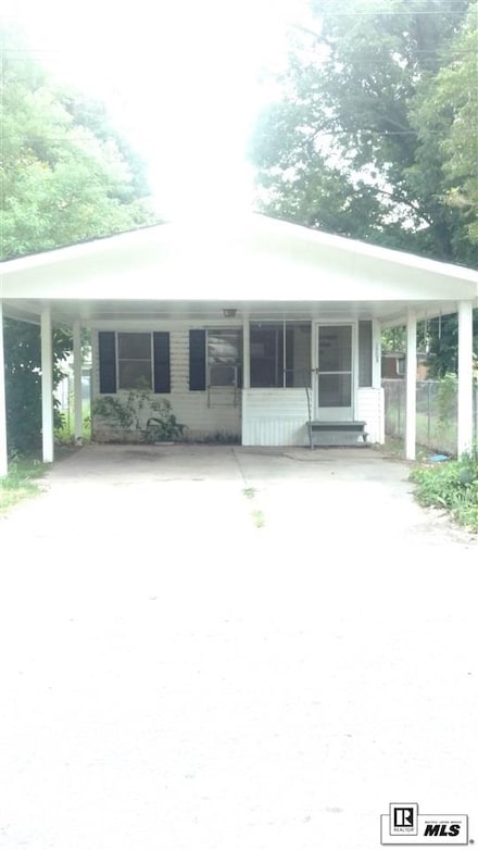 1303 1st St, Lake Providence, LA 71254