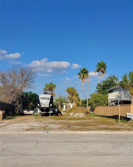 14049 Palm St, Madeira Beach, FL 33708