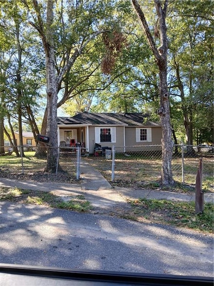 1300 Willow Ln, Mobile, AL 36605