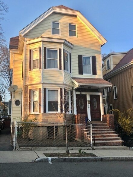 15 Landers St, Somerville, MA 02143