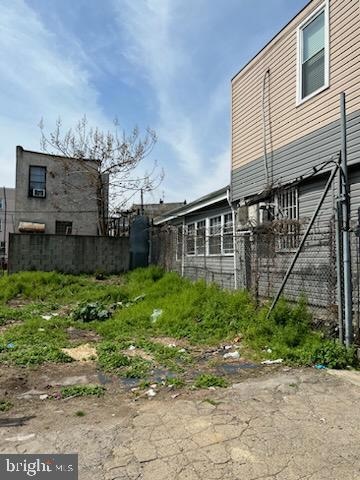 2054 N Leithgow St, Philadelphia, PA 19122