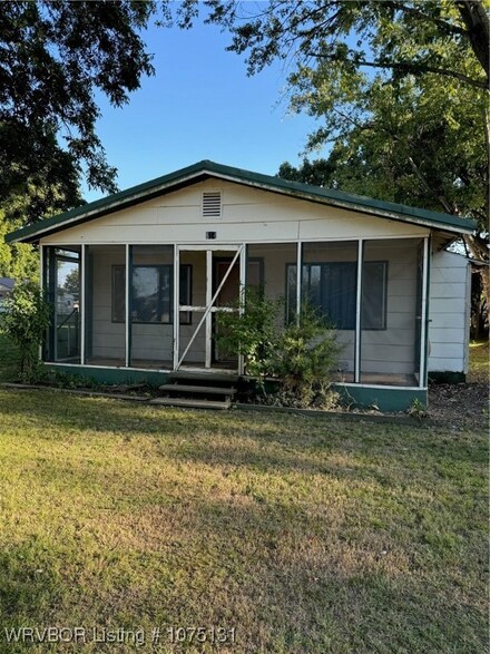 514 SE 5th St, Spiro, OK 74959
