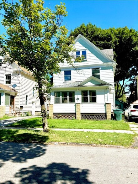 72 Holbrooke St, Rochester, NY 14621