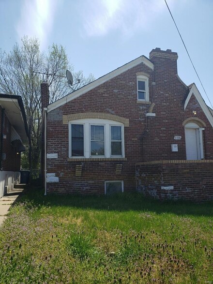 3500 Central Place, Saint Louis, MO 63121