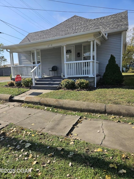 212 N Jefferson St, Webb City, MO 64870