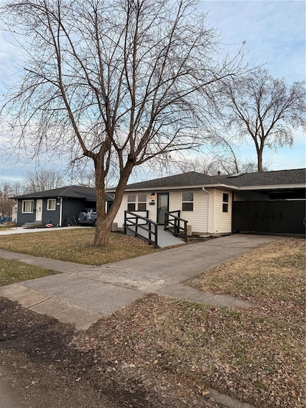 141 Briarmoor Ln, Granite City, IL 62040
